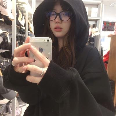 开局废材女配，我带全家逆风翻盘